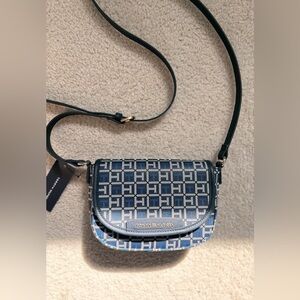 Tommy Hilfiger Crossbody Purse 👜